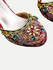 abordables Barroco &amp; Declaración-Tacones de bloque bordados barrocos de mujer estilo real dorado inspirado en el Gatsby de los años 1920 con adornos de piedras preciosas para ocasiones formales escénicas y de vestuario
