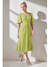 baratos Comprimento do chão-Vestido de mãe da noiva em linha A com bolinhas queimadas azul-celeste, elegante e simples, para convidada de casamento, decote em V, comprimento até o chão, renda de chiffon, manga curta com franzido