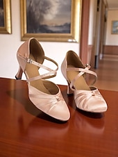 abordables Chaussures de danses latines-Chaussures de danse de salon croisées en satin noir pour femmes - Talons mi-hauts classiques pour danseuses professionnelles et danseuses sociales