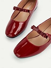 levne 50. léta 20. století-Dámské červené lakované kožené balerínky Mary Jane z 50. let – klasický retro baletní styl s mašlí, ideální pro vintage módu i každodenní nošení