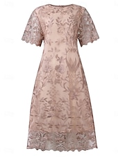 baratos Comprimento do chá-Vestido Plus Size Mãe da Noiva Vestido Curves Elegante Decote Cano Comprimento do Chá Renda Manga Curta com Cor Sólida