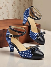 halpa 1950-luvun retrotyyli-Naisten tummansiniset pilkulliset 1950-luvun vintage-nilkkaremmillä varustetut korkokengät, joissa musta rusetti ja retrokorko, pin-up-tyyliin, teekutsuille ja erityistilaisuuksiin