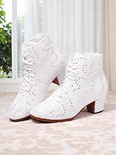 economico Scarpe per balli latini-stivali da danza da donna bianchi con lacci e dettagli in strass - scarpe da palcoscenico in stile vintage per spettacoli da sala, spettacoli in costume ed eventi teatrali