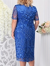 baratos Comprimento do chá-Vestido Plus Size Mãe da Noiva Vestido Curves Elegante Decote Cano Comprimento do Chá Renda Manga Curta com Cor Sólida