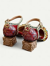 abordables Barroco &amp; Declaración-Tacones de bloque bordados barrocos de mujer estilo real dorado inspirado en el Gatsby de los años 1920 con adornos de piedras preciosas para ocasiones formales escénicas y de vestuario