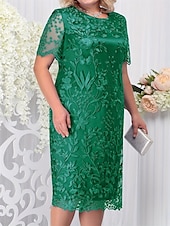 baratos Comprimento do chá-Vestido Plus Size Mãe da Noiva Vestido Curves Elegante Decote Cano Comprimento do Chá Renda Manga Curta com Cor Sólida