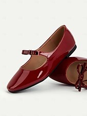 levne 50. léta 20. století-Dámské červené lakované kožené balerínky Mary Jane z 50. let – klasický retro baletní styl s mašlí, ideální pro vintage módu i každodenní nošení