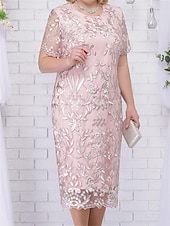 baratos Comprimento do chá-Vestido Plus Size Mãe da Noiva Vestido Curves Elegante Decote Cano Comprimento do Chá Renda Manga Curta com Cor Sólida