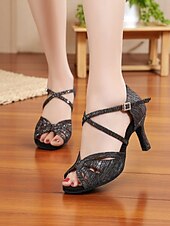 abordables Chaussures de danses latines-Chaussures de danse en satin argenté pour femmes avec talon chaton bas et bride croisée - chaussures de danse élégantes pour les danses de salon et latines
