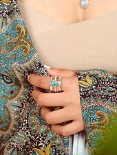 billige Kvinneringer-Boho turkis statementring til dame – vintage sølvfarget flerbåndsdesign med dråpeformet stein for hverdagsbruk, reise og festivalbruk