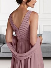 abordables Longueur du plancher-Ligne A Robe de Mère de Mariée  robe demoiselle d honneur Élégant Col en V Longueur au sol Chiffon Sans manches Echarpe incluse avec Perlage Fronces 2025