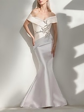 preiswerte WEISS-Meerjungfrau  Trompete Abendkleid Elegantes Kleid Formelle Hochzeit Bodenlang Ärmellos Offene Schulter Satin mit Perlen