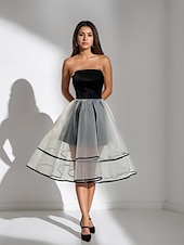 olcso Kisestélyik-Ball Gown A-vonalú Hazatérő Ruhák Elegáns Ruha Crinoline Ruha Formális Korse Ruha Esküvő Rövid  Mini Ujjatlan Pánt nélküli Átalakítható Szatén Ráncolt Bújtatóval