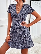 abordables Robes fleuries-Femmes Mini Robe Robe trapèze Occasionnel Extérieur Sortir Coupe Standard Fleuri Manche Courte Col en V Noir Rouge Bleu Abricot Été