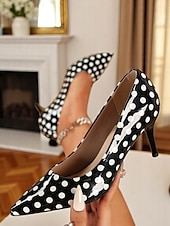 preiswerte 1950er Jahre-Damenpumps mit spitzer Zehenpartie und schwarzen und weißen Punkten, Lackleder-Kitten Heels fürs Büro, Partys im Retro-Stil der 1950er und Cocktail-Events