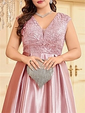 abordables Champagne-Robe A-Line Grande Taille Élégante Robe Courbe De Mariage Formelle Longue Au Sol Manches Courtes Col en V Satin Dos Nu Avec Plis 2025