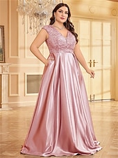 abordables Champagne-Robe A-Line Grande Taille Élégante Robe Courbe De Mariage Formelle Longue Au Sol Manches Courtes Col en V Satin Dos Nu Avec Plis 2025