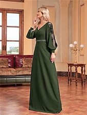 abordables VERT-Ligne A Robes de Quinceanera Élégant Robe Formel Mariage Longueur au sol manche longue Col en V Satin avec Perlage 2025