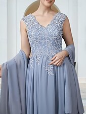 economico Abiti da sposa-Linea ad A Abiti per invitati a matrimoni Elegante Vestito Ospite di nozze Fidanzamento Lunghezza al pavimento Senza Maniche Scollo a V Chiffon con Applicazioni Scialle 2025
