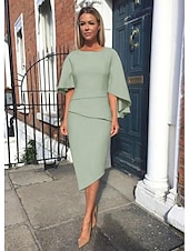 preiswerte Teelänge-Sheath Kleid der Mutter der Braut Hochzeitsgast Elegantes Einfaches Plus Size Juwel Dekolleté Asymmetrisch Knie Länge Charmeuse Halblange Ärmel mit Stufen kostenlose Sondergröße
