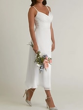 preiswerte Hochzeitskleider-Verlobung Kleine Weiße Kleider Hochzeitskleider A-Linie V Ausschnitt Spaghettiträger Tee-Länge Satin Brautkleider Mit Gerafft 2025