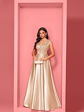 abordables Champagne-Robe A-Line Quinceanera Robes Élégante Robe de Mariage Formelle Longueur Maxi Sans Manches Col V Polyester avec Plis