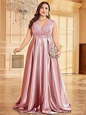 abordables Champagne-Robe A-Line Grande Taille Élégante Robe Courbe De Mariage Formelle Longue Au Sol Manches Courtes Col en V Satin Dos Nu Avec Plis 2025
