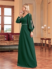 abordables VERT-Ligne A Robes de Quinceanera Élégant Robe Formel Mariage Longueur au sol manche longue Col en V Satin avec Perlage 2025