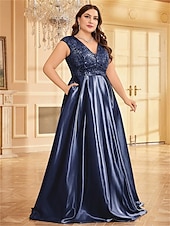 abordables Champagne-Robe A-Line Grande Taille Élégante Robe Courbe De Mariage Formelle Longue Au Sol Manches Courtes Col en V Satin Dos Nu Avec Plis 2025