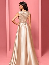 abordables Champagne-Robe A-Line Quinceanera Robes Élégante Robe de Mariage Formelle Longueur Maxi Sans Manches Col V Polyester avec Plis