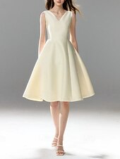 billige Uformell / Dagsbryllup-A-Line Hjemkomst Kjoler Elegant Kjole Utdanning Cocktailfest Knelengde Uten Ermer V-Utforming Lommestoff V Rygg med Lomme