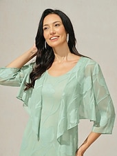 billige Dressy topper-Dame Trekker på skuldrene Helfarge Elegant Stilfull Fritid 3/4 ermer Asymmetrisk Crop Tops Bryllupsgjest Strandbryllup Salvie Grøn Svart Hvit Rosa Rød Sommer Vår Høst