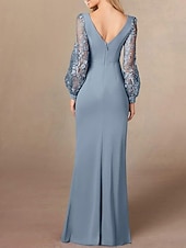 economico Lunghezza del pavimento-Abito da madre della sposa a tubino/colonna blu polvere, elegante, semplice e minimalista, con scollo a barca, lunghezza al pavimento, in crêpe elasticizzata, maniche lunghe con ricami in pizzo 2025