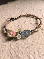 economico Bracciale da donna-Bracciale da donna fatto a mano con pietre preziose floreali – perline di cristallo naturale, stile boho regolabile, ideale per abbigliamento casual, regali e outfit ispirati alla natura