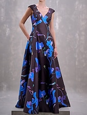 billiga Blommor-A-Linje Aftonklänning Elegant Klänning Formell Bröllop Golvlängd Ärmlös V-hals Satin Bröllopsgäst Klänning med Blommönster Fickor