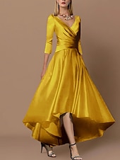 abordables Longitud del té-Vestido A-Line dorado para la madre de la novia invitada de boda elegante con cuello en v asimétrico largo hasta el tobillo satén de manga corta con pliegues drapeados a los lados tamaño a medida