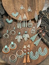 levne Dámská náušnice-Dámské visací náušnice v boho stylu s tyrkysovou povrchovou úpravou - lehké visací náušnice ve vintage kmenovém stylu s povrchovou úpravou v antickém bronzu pro neformální vánoční výpravy a dárky