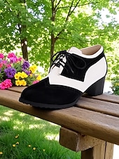 olcso 1950-es évek-női kétszínű, zöld-fehér oxford magassarkú, brogue díszítéssel – 1950-es évekbeli vintage fűzős elegáns cipők mindennapi viseletre, tavaszi szettekhez és retró ihletésű megjelenéshez