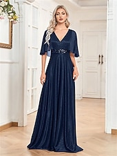 abordables Semi-formel / Cocktail-Robe de quinceanera A-Line élégante robe formelle de mariage longueur sol manches courtes col en V en satin avec plis