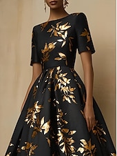 economico Abiti da cocktail-Abiti da cocktail A-line bianchi e in oro abito elegante formale per matrimoni lunghezza tè maniche corte scollo barca satin con stampa