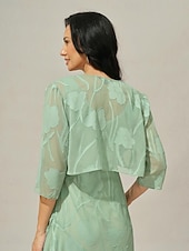 billige Dressy topper-Dame Trekker på skuldrene Helfarge Elegant Stilfull Fritid 3/4 ermer Asymmetrisk Crop Tops Bryllupsgjest Strandbryllup Salvie Grøn Svart Hvit Rosa Rød Sommer Vår Høst