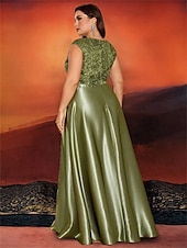 abordables Champagne-Robe A-Line Grande Taille Élégante Robe Courbe De Mariage Formelle Longue Au Sol Manches Courtes Col en V Satin Dos Nu Avec Plis 2025