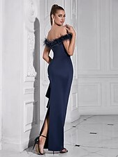 economico ROSSO-Abito da sera in raso elasticizzato a sirena/tromba, elegante, formale, da sposa, lungo fino al pavimento, senza maniche, con spalle scoperte e volant di piume, 2025