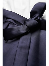 abordables Robes de Soirée-Robe de soirée en A noir et blanc élégante robe formelle invitée de mariage longueur de sol manches longues décolleté en V satin avec poches et nœud(x)