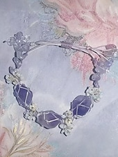 economico Bracciale da donna-Bracciale da donna fatto a mano con pietre preziose floreali – perline di cristallo naturale, stile boho regolabile, ideale per abbigliamento casual, regali e outfit ispirati alla natura