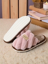 abordables Claquettes et tongs femme-Chaussons en fausse fourrure pour femme – chaussures d&#039;intérieur ultra douces pour le confort hivernal, la détente dans la chambre et la lecture détendue