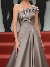 preiswerte Empire-Waist-Abendkleider-Schwarz-Bindung A-Linien Abendkleid Elegantes Kleid Formelle Hochzeit bodenlang ärmellos schulterfrei Satin mit Falten gerafft