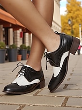 olcso 1950-es évek-női fekete-fehér szárnyas oxford cipő - 1950-es évekbeli vintage brogue fűzős bőr alkalmi cipő irodába, hétköznapi kirándulásokra és retró ihletésű divatba