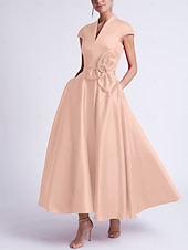 preiswerte Cocktailkleider-Strandhochzeit A-Linien Cocktailkleider Elegantes Kleid Party Tee-Länge Ärmellos V-Ausschnitt Tasche Satin mit Schleife(n) Kleidern