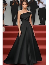 preiswerte Empire-Waist-Abendkleider-Schwarz-Bindung A-Linien Abendkleid Elegantes Kleid Formelle Hochzeit bodenlang ärmellos schulterfrei Satin mit Falten gerafft